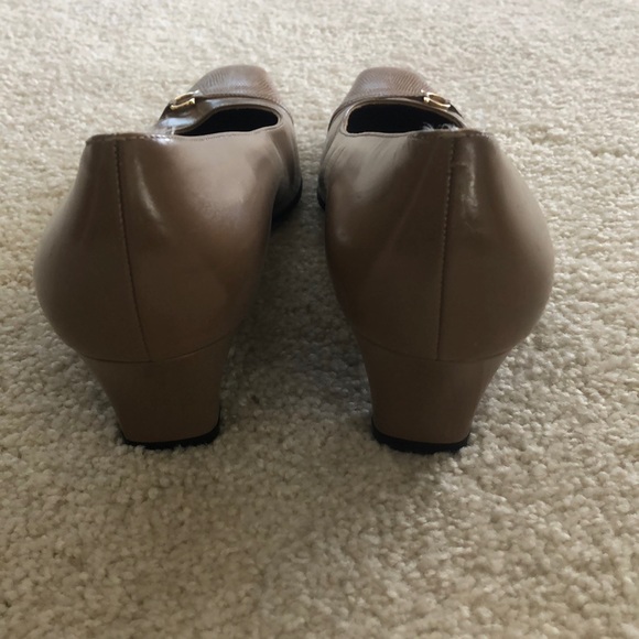 Tan colored Ferragamo pumps - Picture 2 of 4